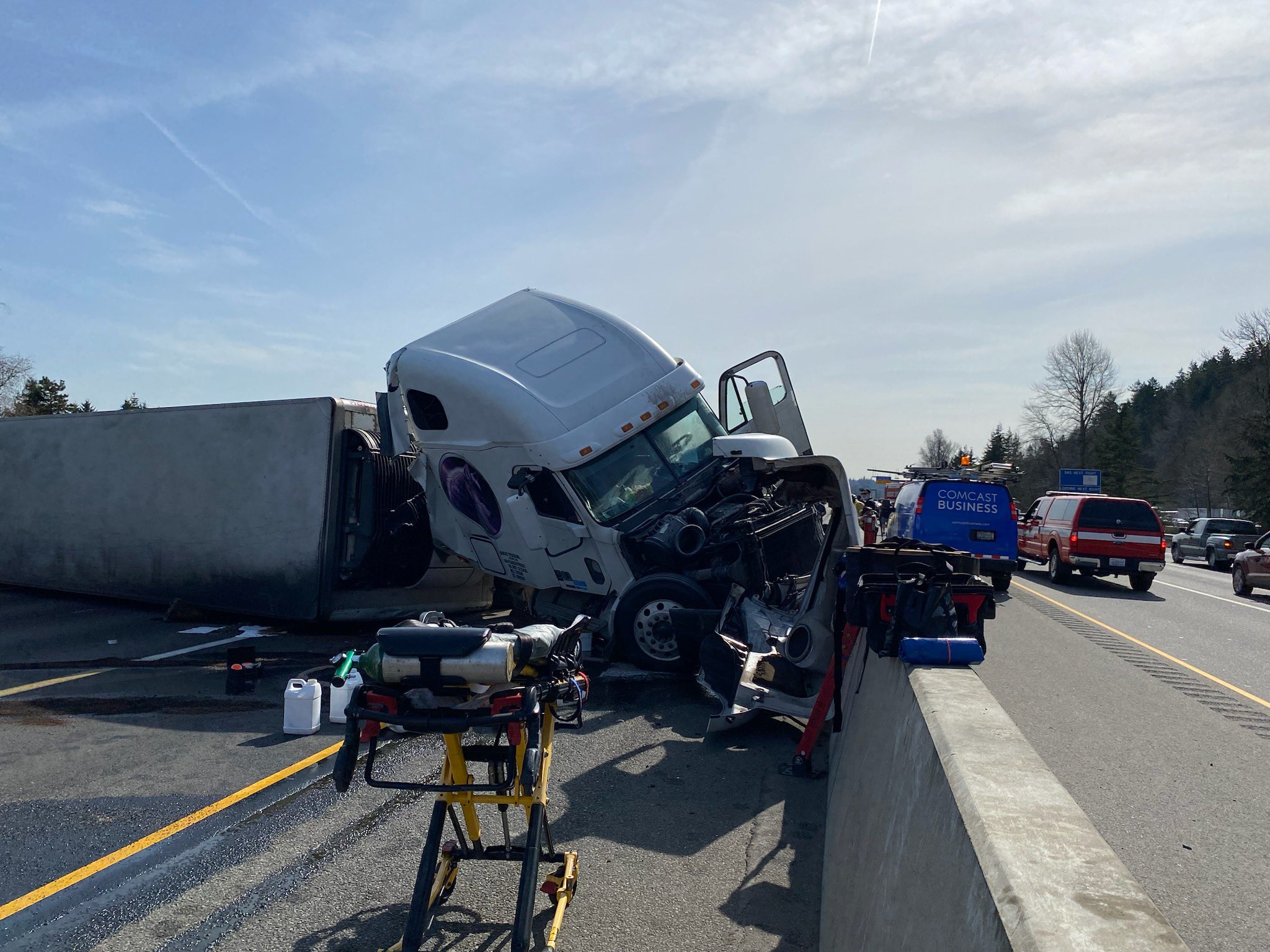 Truck and vehicle accident on highway Truck accident - Oliver Law Office